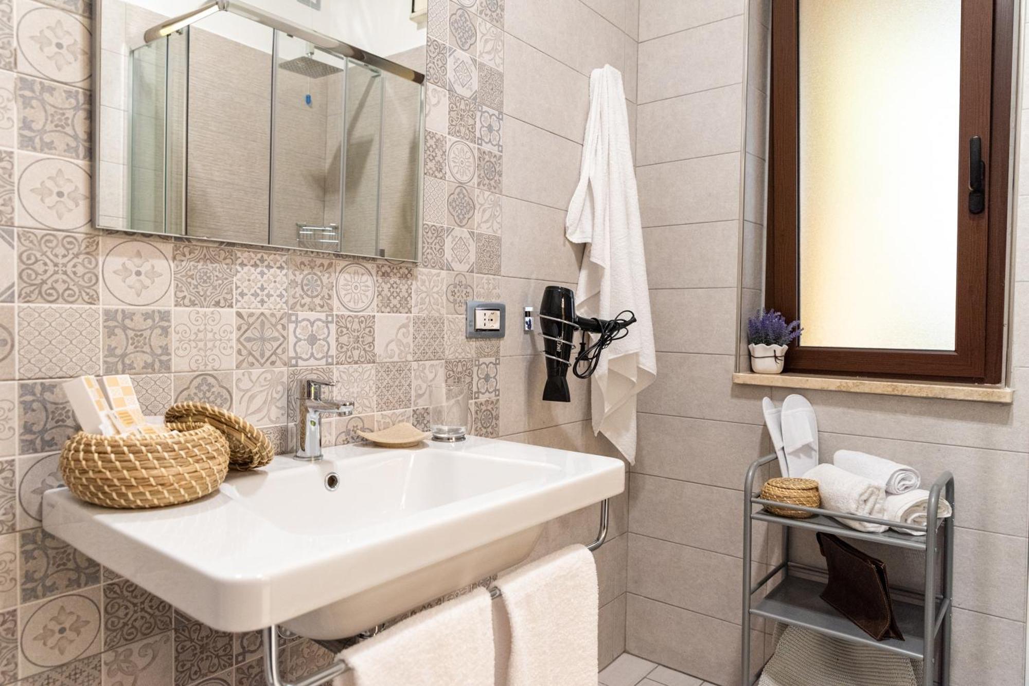 Cilento Suite - Vinarte B&B Agropoli Bagian luar foto